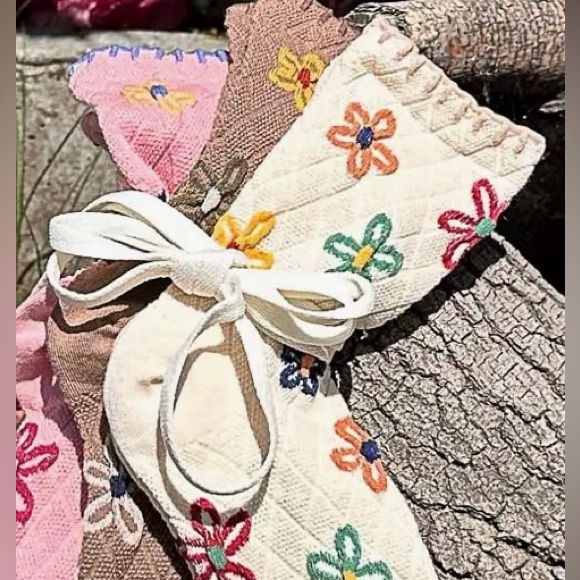 Closeout!▪️POL Ivory Floral Socks with Multi Flowers - Picture 3 of 6